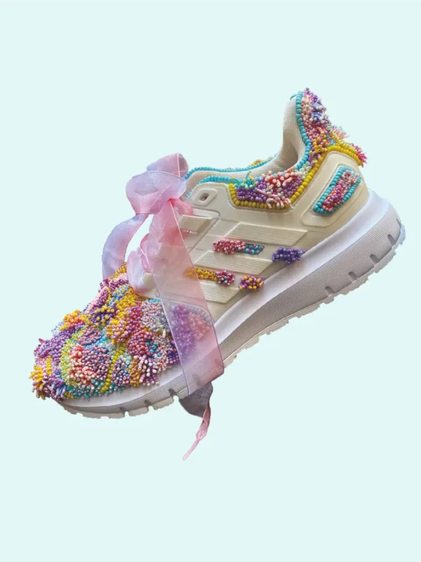 Corso Personalizzazione sneaker con ricami e perline